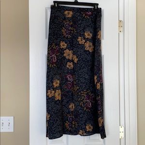 Long light weight skirt, 32 1/2” long, like new